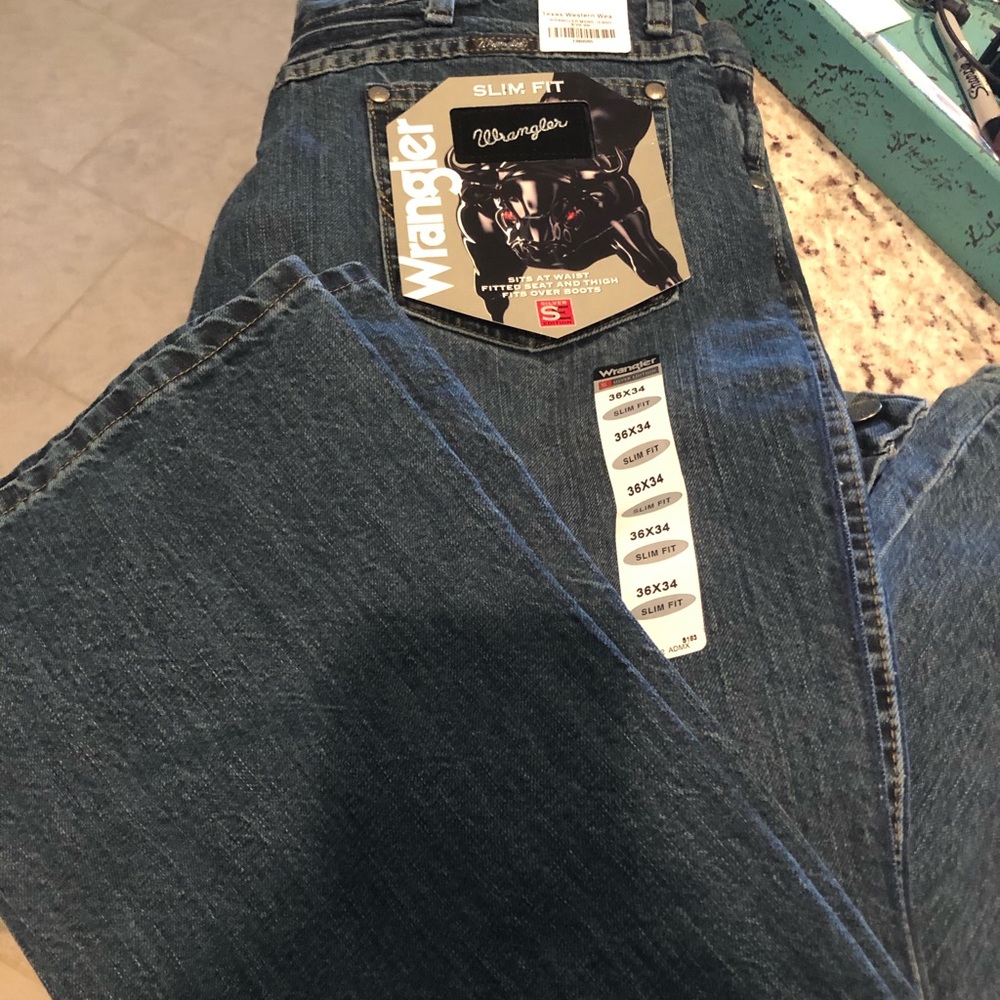 NWT Men’s Wrangler slim fit 36x34 Jeans